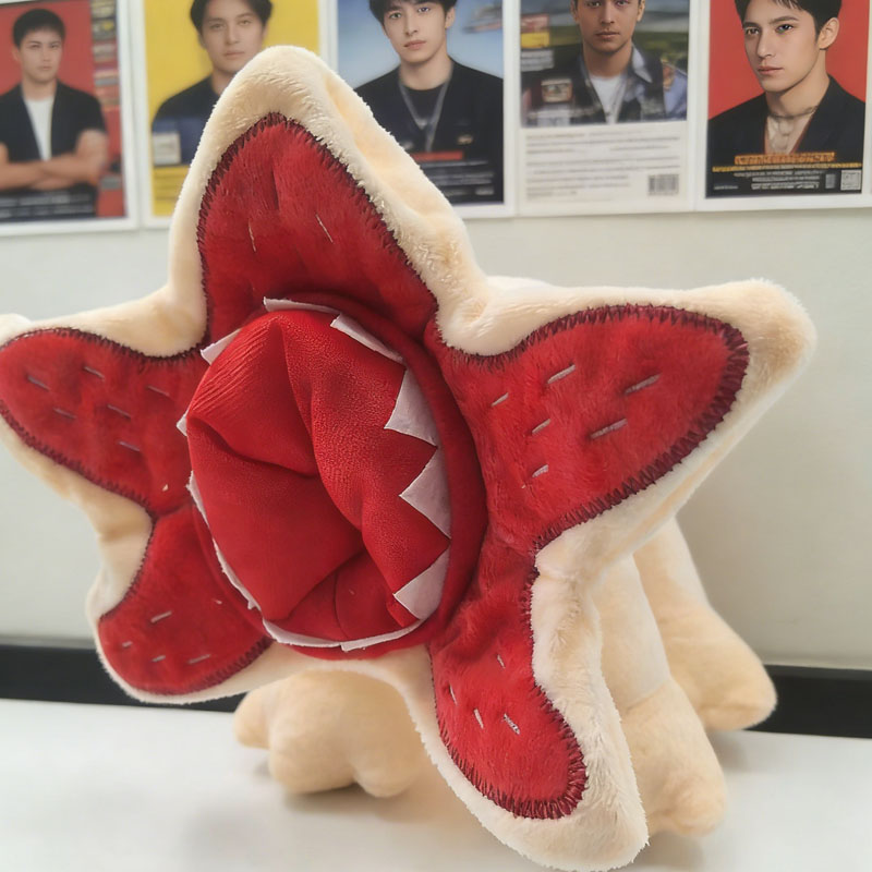 Lindo Peluche de Demogorgon, M - Party Games Engagement reseña y precio