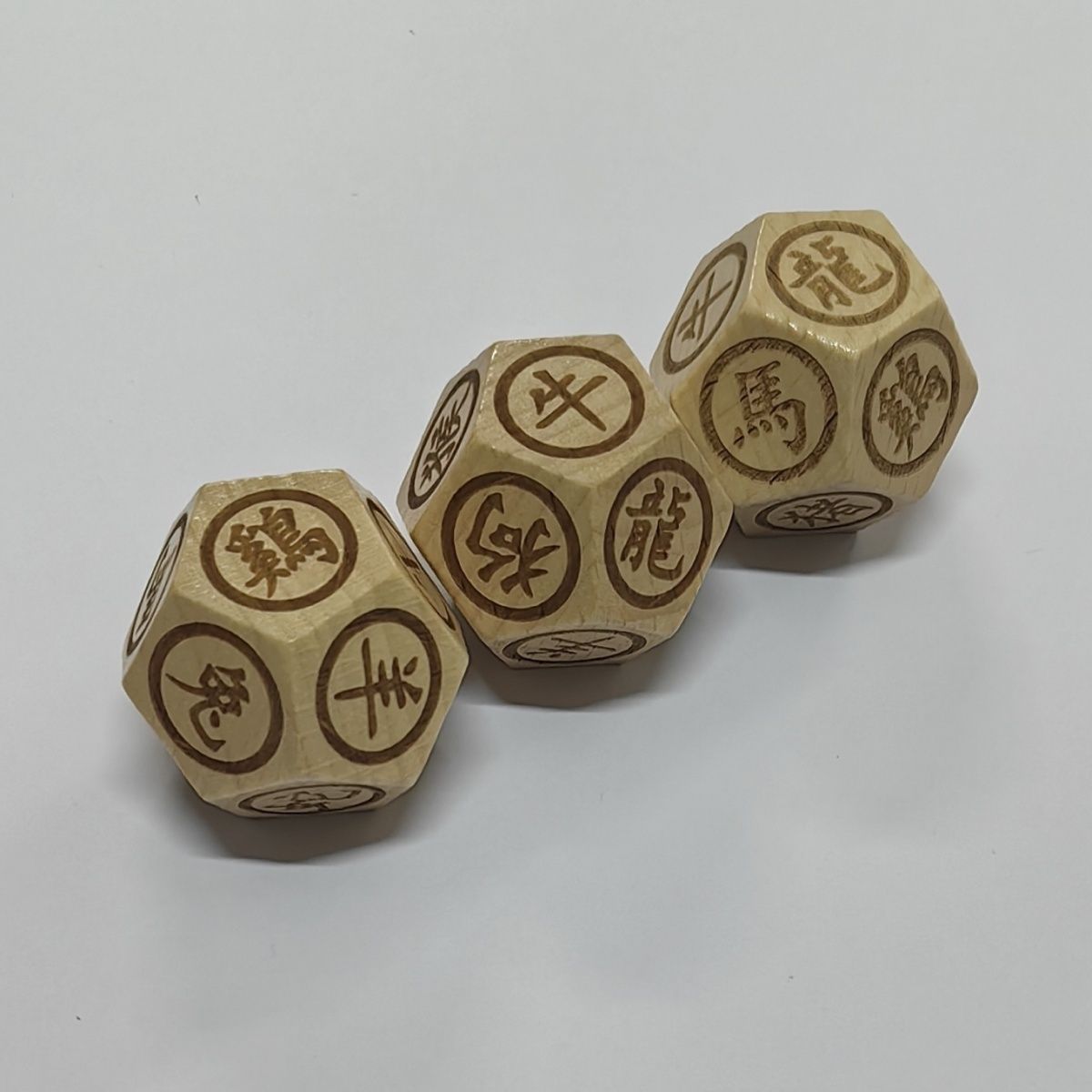 Juego de dados de madera con l - Zodiac Party Games reseña y precio