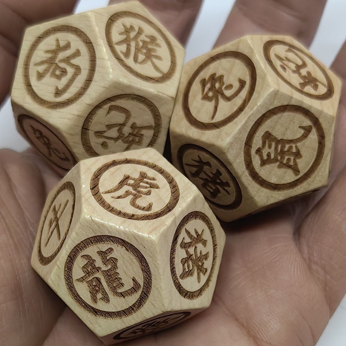 Juego de dados de madera con l - Zodiac Party Games reseña y precio